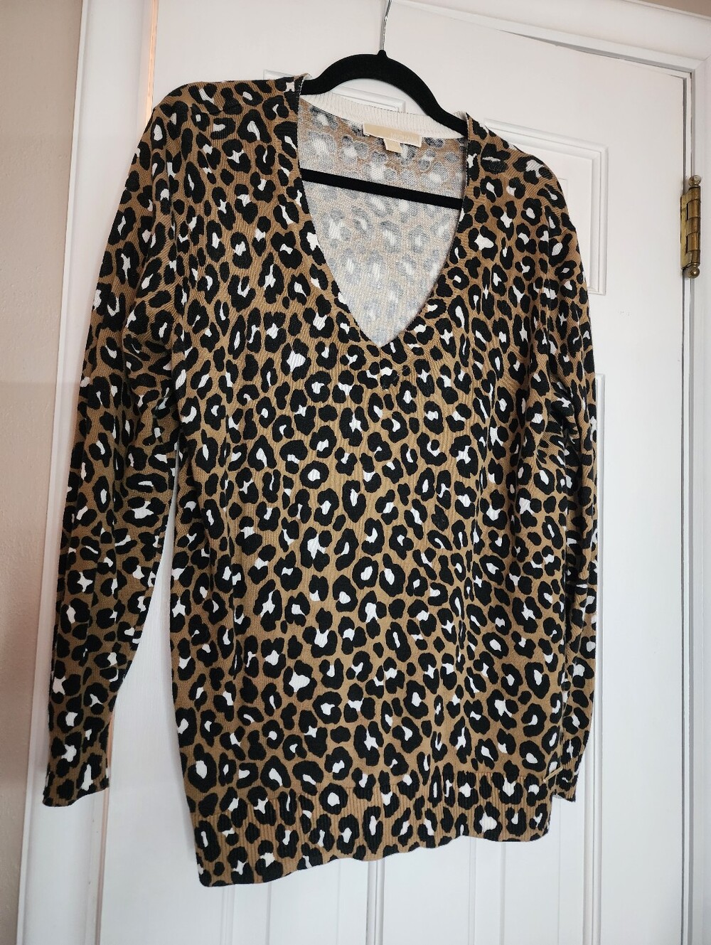 Michael Kors Leopard Print V-Neck Long Sleeve Sweater - Brown